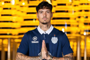 Shayne Pattynama di Thailand